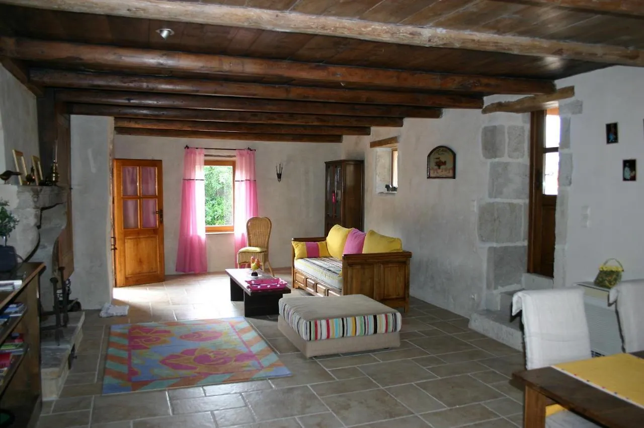 Le Gite Des Dix Portes Yronde-et-Buron