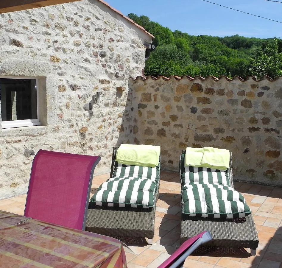 Le Gite Des Dix Portes Yronde-et-Buron Holiday home